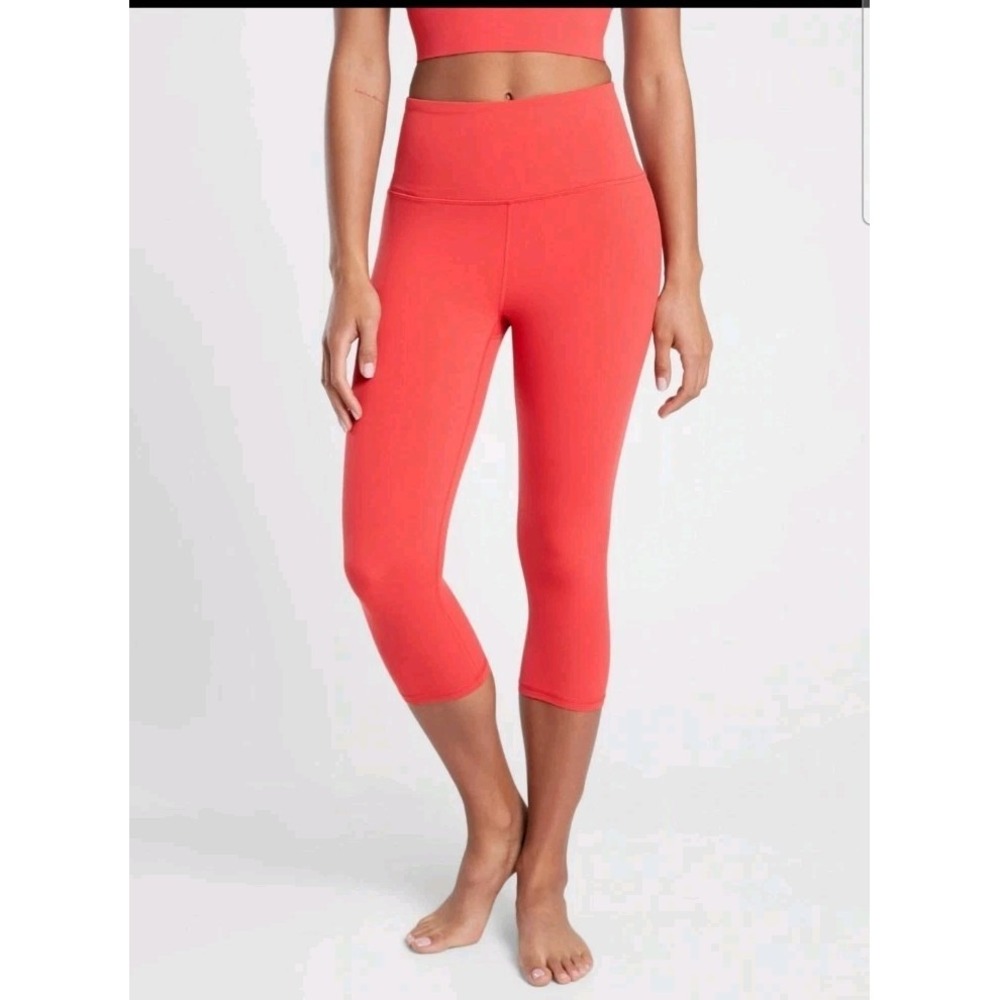 EUC Athleta Ultra High Rise Elation Crop Tight,‎ Peach SIZE LG
